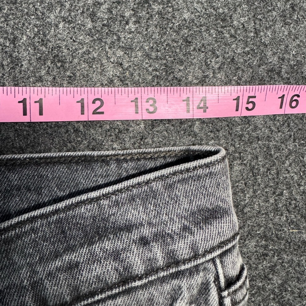 Levi’s Wedgie Straight Raw Hem Jeans - Picture 8 of 10